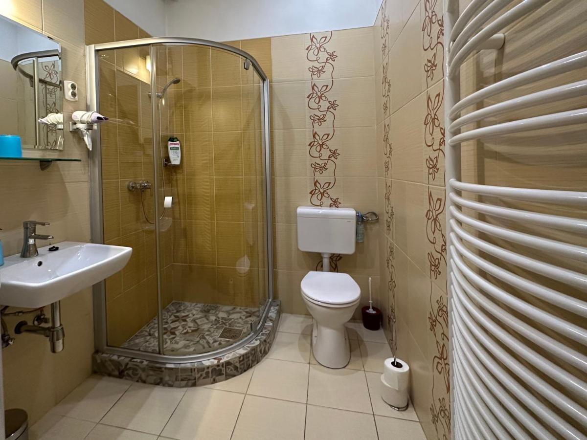 Abt Apartments บูดาเปสต์ ภายนอก รูปภาพ